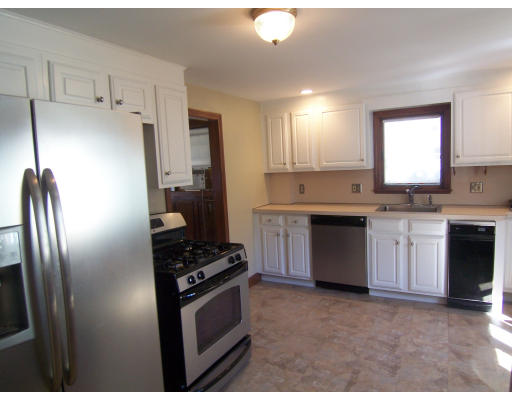 9 Ellsworth Road Milton, MA 02186 - Photo 3 of 10 Gallery Image 3