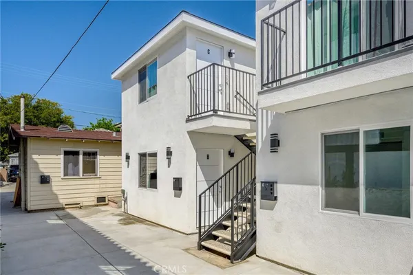 $3,300 | 1025 Linden Avenue, Unit B, Glendale, CA 91201