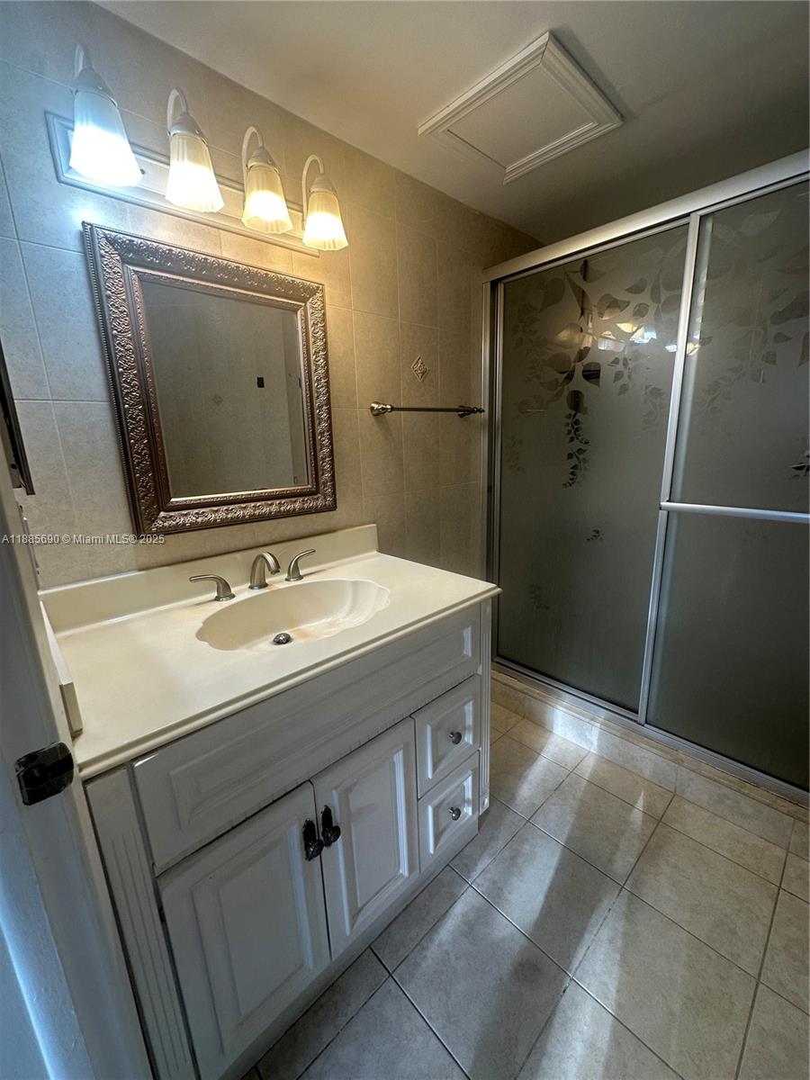 10245 Northwest 9th St Circle, Unit 1119 Miami, FL 33172 - Photo 14 of 18