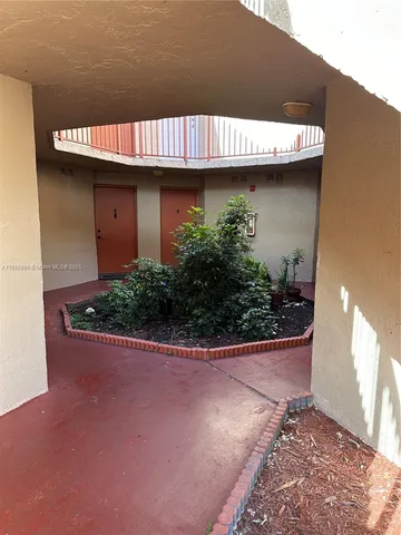 $2,400 | 10245 Northwest 9th St Circle, Unit 1119, Miami, FL 33172