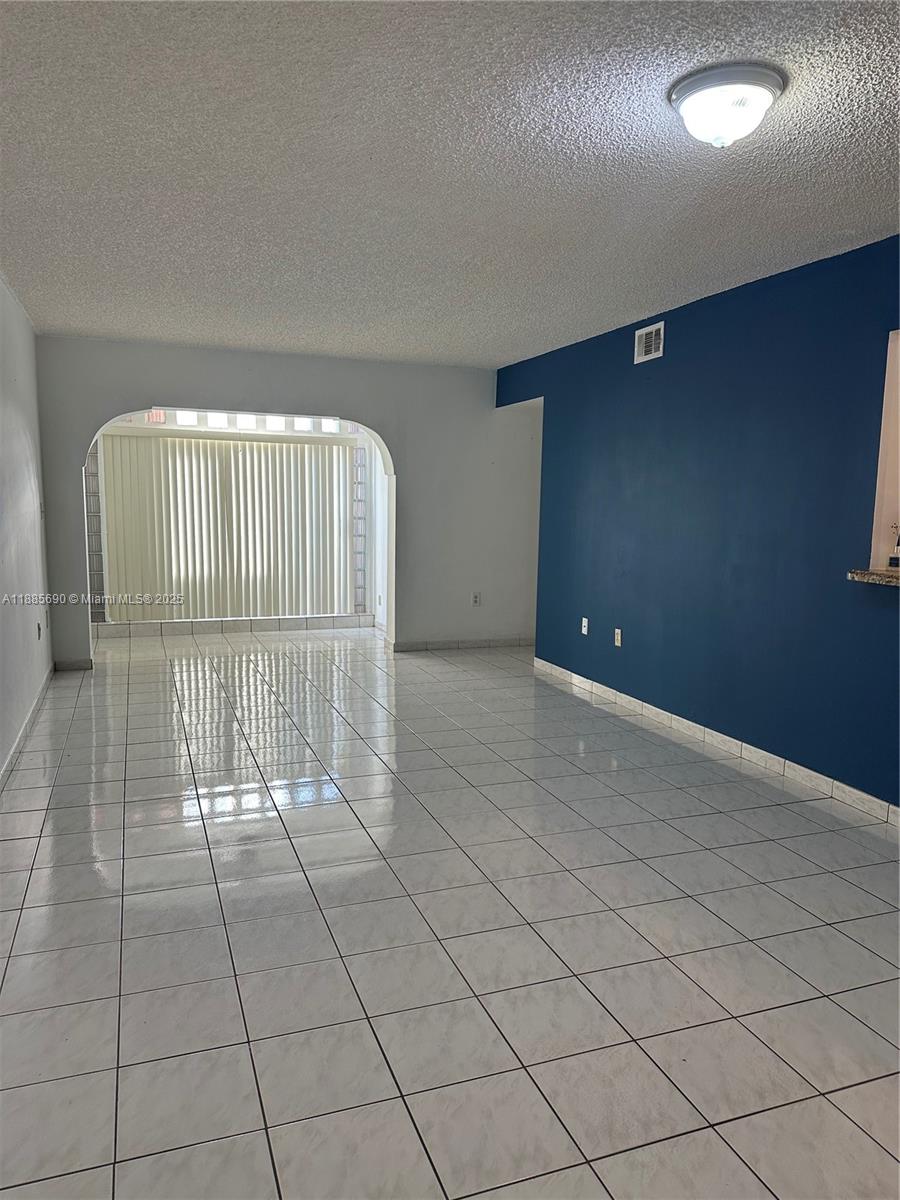 10245 Northwest 9th St Circle, Unit 1119 Miami, FL 33172 - Photo 5 of 18
