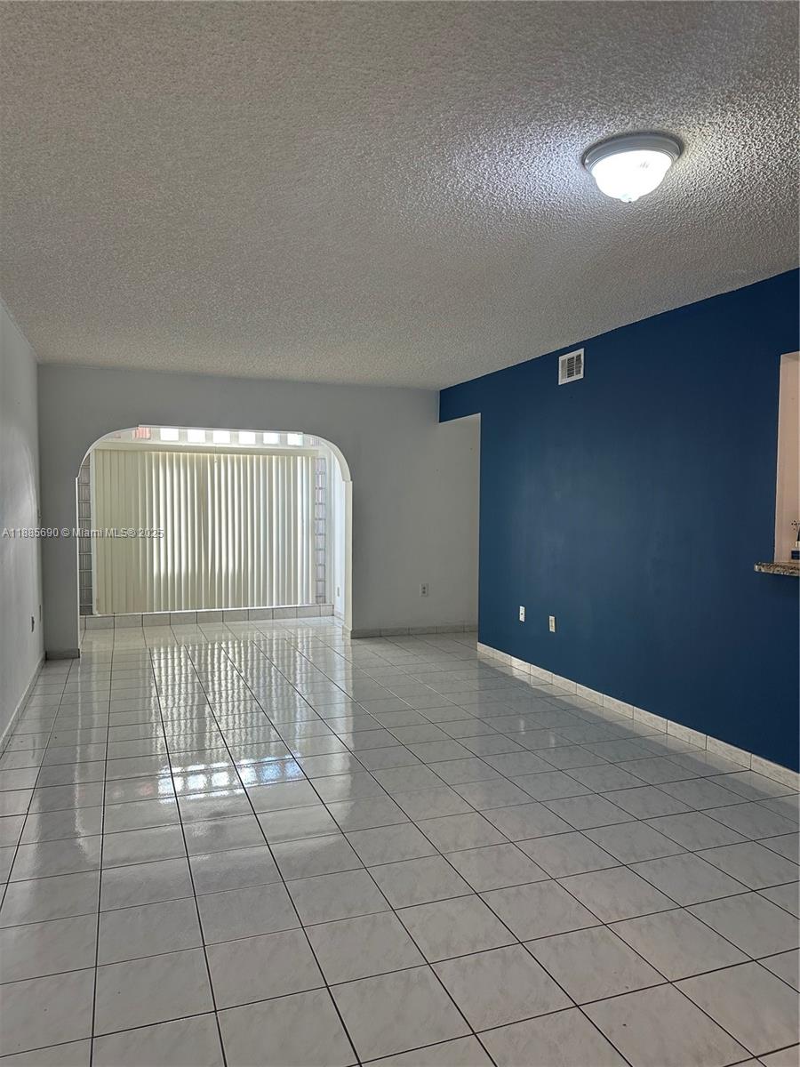 10245 Northwest 9th St Circle, Unit 1119 Miami, FL 33172 - Photo 6 of 18