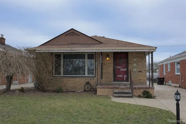 $1,800 | 9683 Rosedale Boulevard, Allen Park, MI 48101