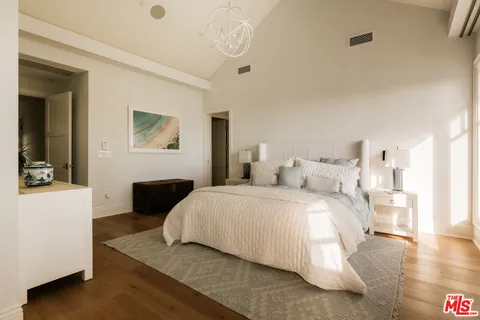 $6,980,000 | 401 Ocean Avenue, Unit 2, Santa Monica, CA 90402