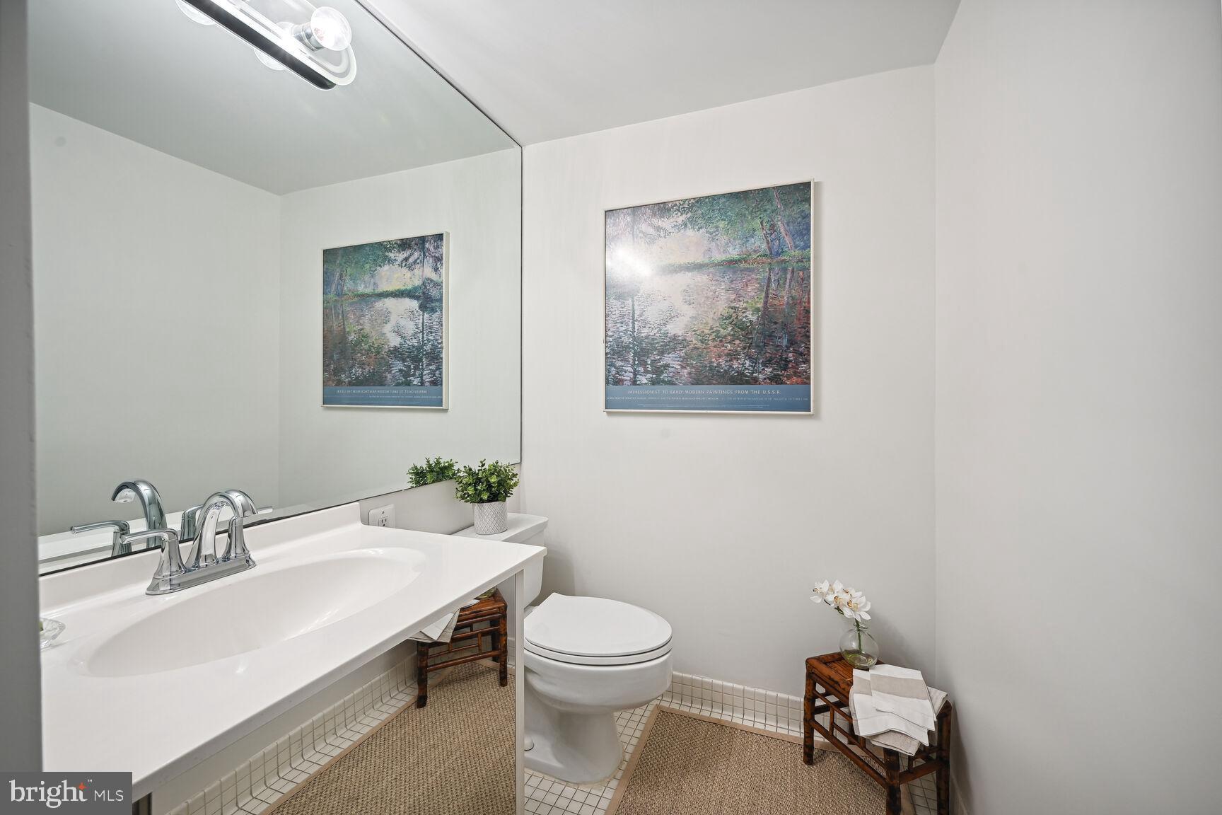 4620 North Park Avenue, Unit 504E Chevy Chase, MD 20815 - Photo 25 of 31 Guest Bathroom