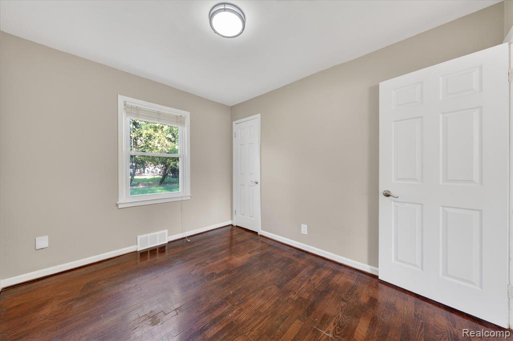 15151 Merriman Road Livonia, MI 48154 - Photo 30 of 38 Gallery Image 30