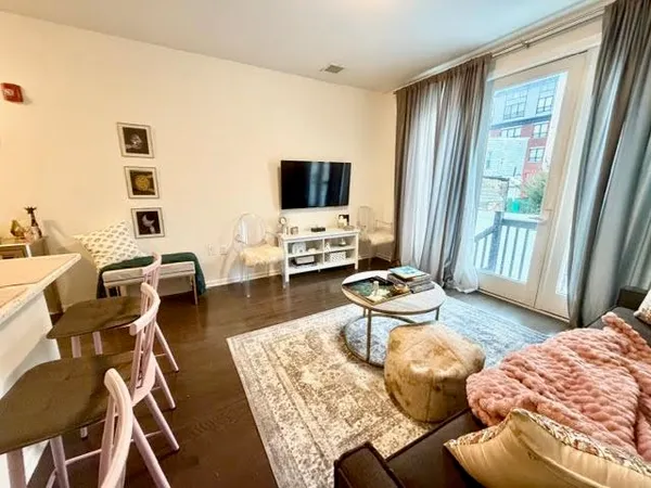 $2,500 | 850 Newark Avenue, Unit 2D, Jersey City, NJ 07306