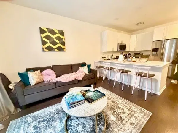 $2,500 | 850 Newark Avenue, Unit 2D, Jersey City, NJ 07306