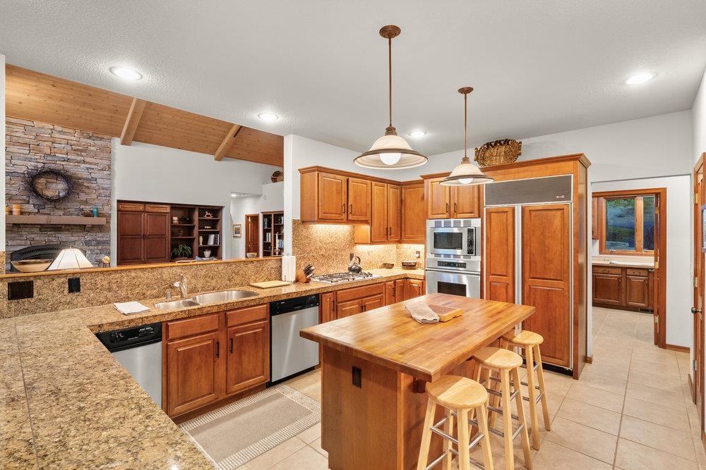 238 Clouds Rest Portola, CA 96122 - Photo 8 of 28