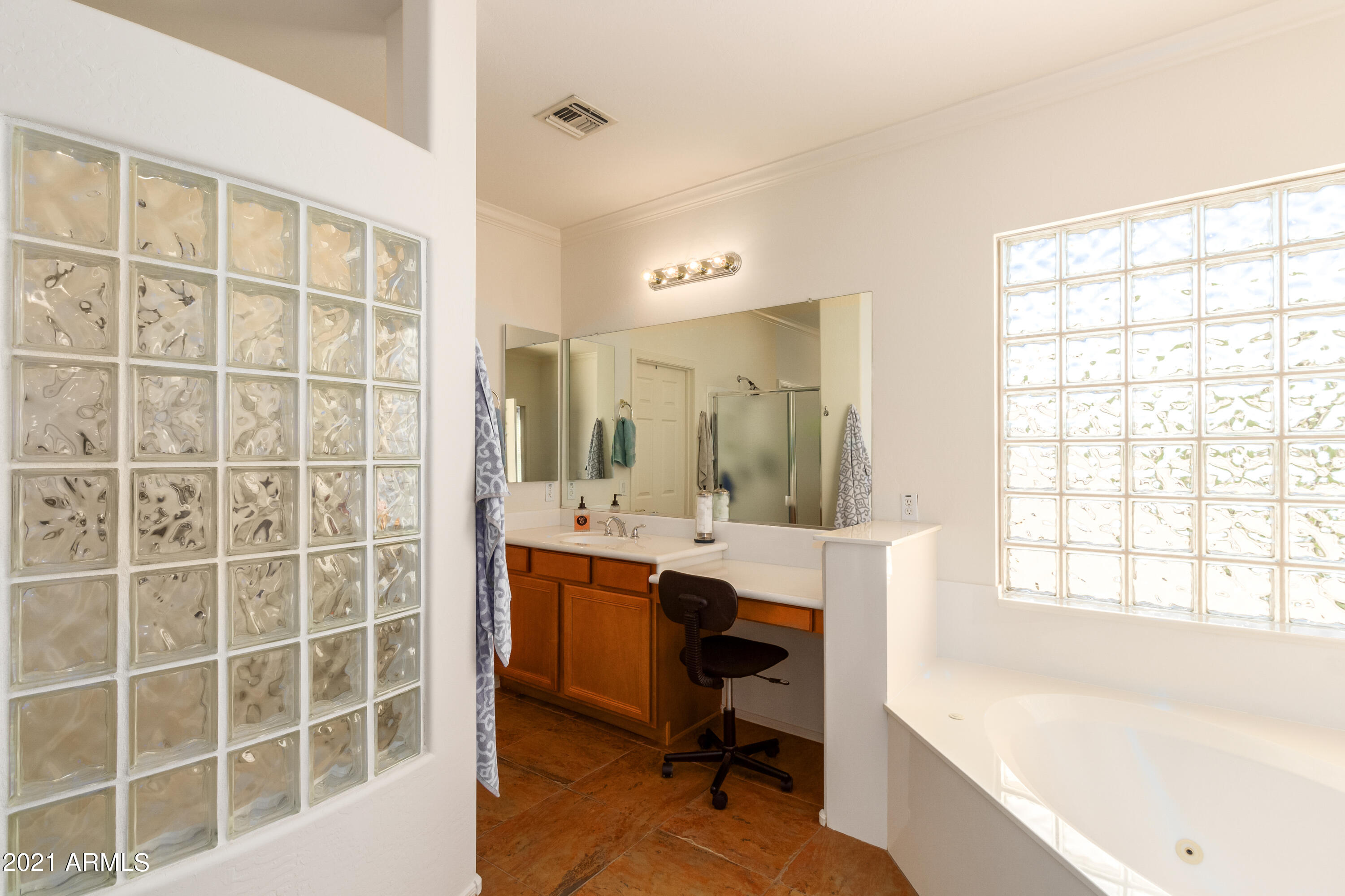 3151 East Hampton Lane Gilbert, AZ 85295 - Photo 18 of 38 18 - Hampton