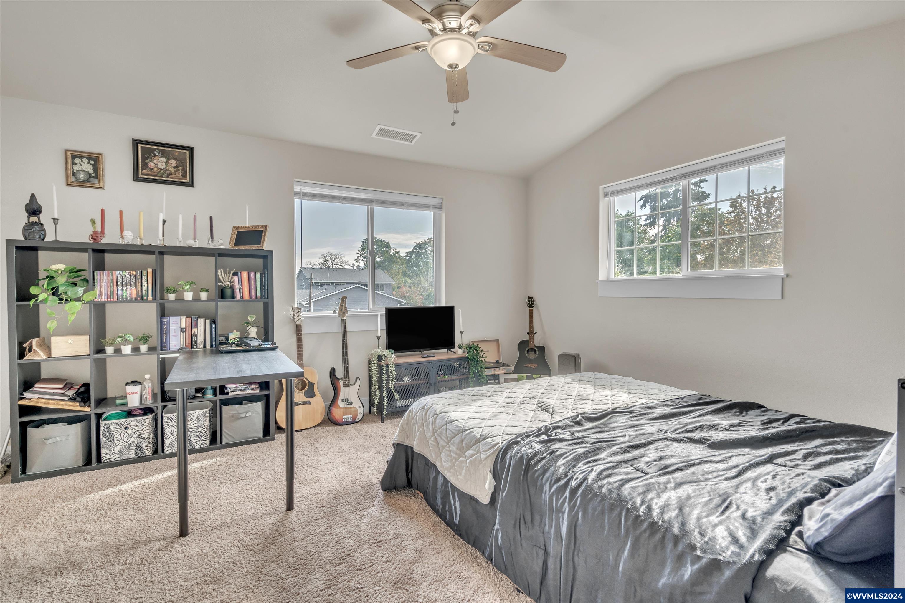 181 South Williams Street Lebanon, OR 97355 - Photo 18 of 34