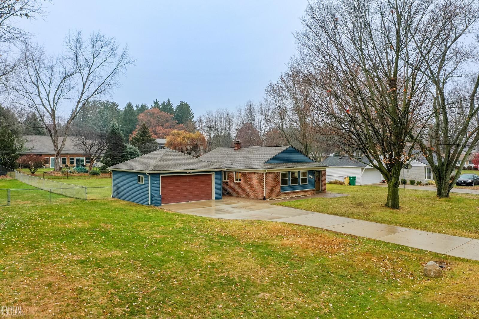 4916 Rioview Drive Clarkston, MI 48346 - Photo 2 of 27