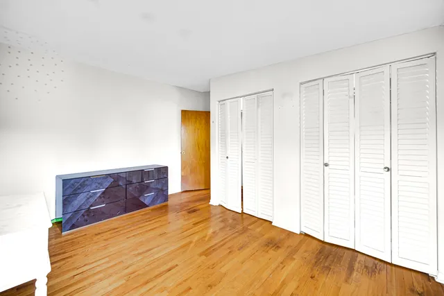 $299,999 | 714 West Pleasant Street, Villa Park, IL 60181