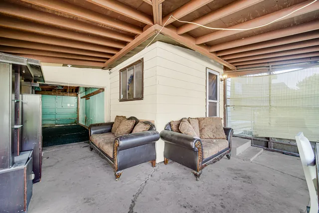 $299,999 | 714 West Pleasant Street, Villa Park, IL 60181