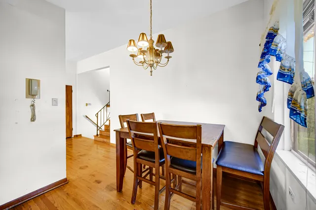 $299,999 | 714 West Pleasant Street, Villa Park, IL 60181