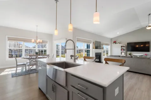 $999,999 | 560 North Boulder Ridge Drive, Lake Geneva, WI 53147