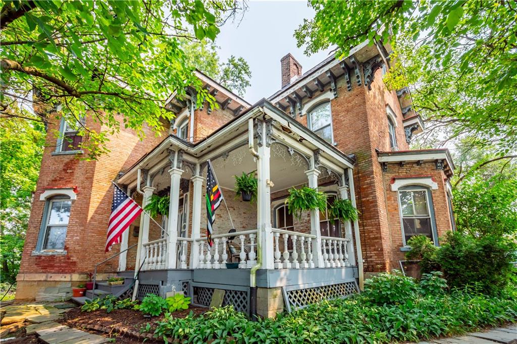 991 Leon Road Pittsburgh, PA 15220 - Photo 1 of 25 Gallery Image 1