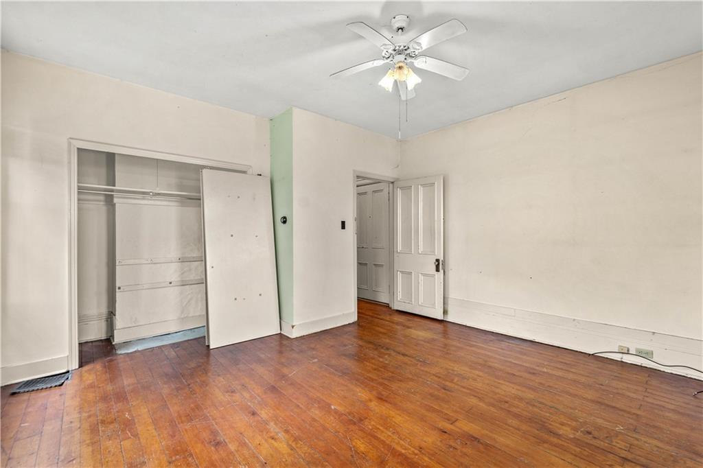 991 Leon Road Pittsburgh, PA 15220 - Photo 5 of 25 Gallery Image 5