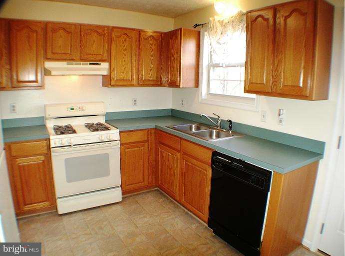421 Hunting Road Winchester, VA 22603 - Photo 28 of 30 KITCHEN