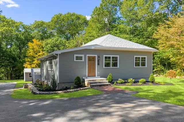 $875,000 | 301 Pine Street, Norwell, MA 02061