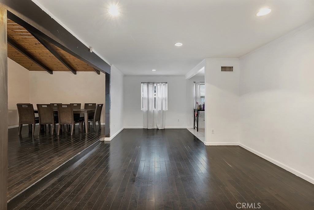 14962 Genoa Street Sylmar, CA 91342 - Photo 4 of 35