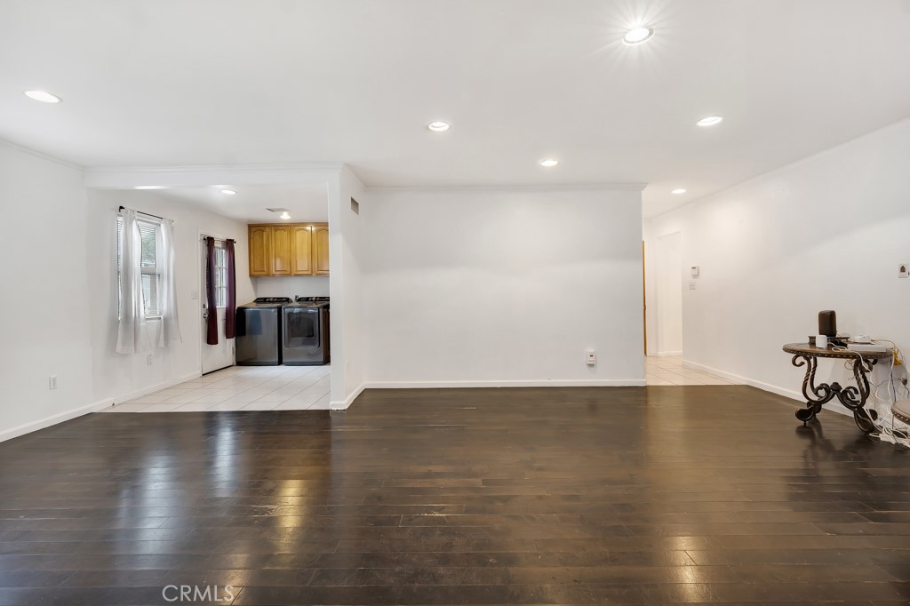 14962 Genoa Street Sylmar, CA 91342 - Photo 9 of 35