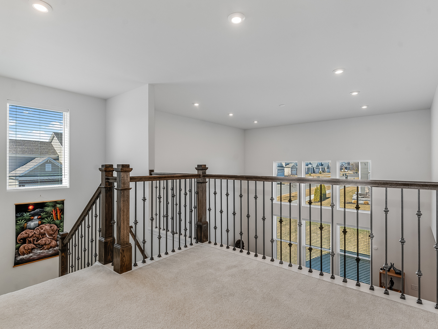 2552 Weatherbee Lane Naperville, IL 60563 - Photo 21 of 43 a view of hallway with furniture