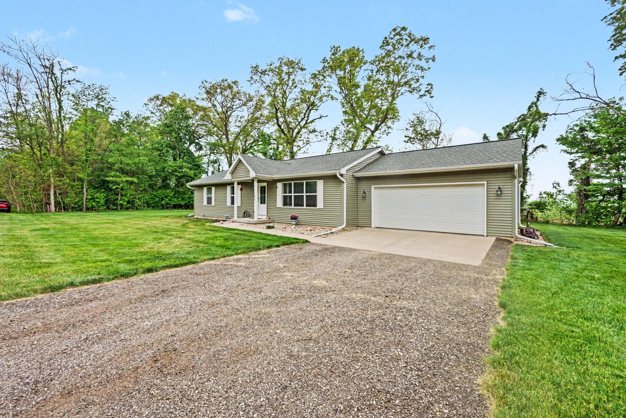 20282 Groveland Avenue Three Rivers, MI 49093 - Photo 2 of 23 file_1133
