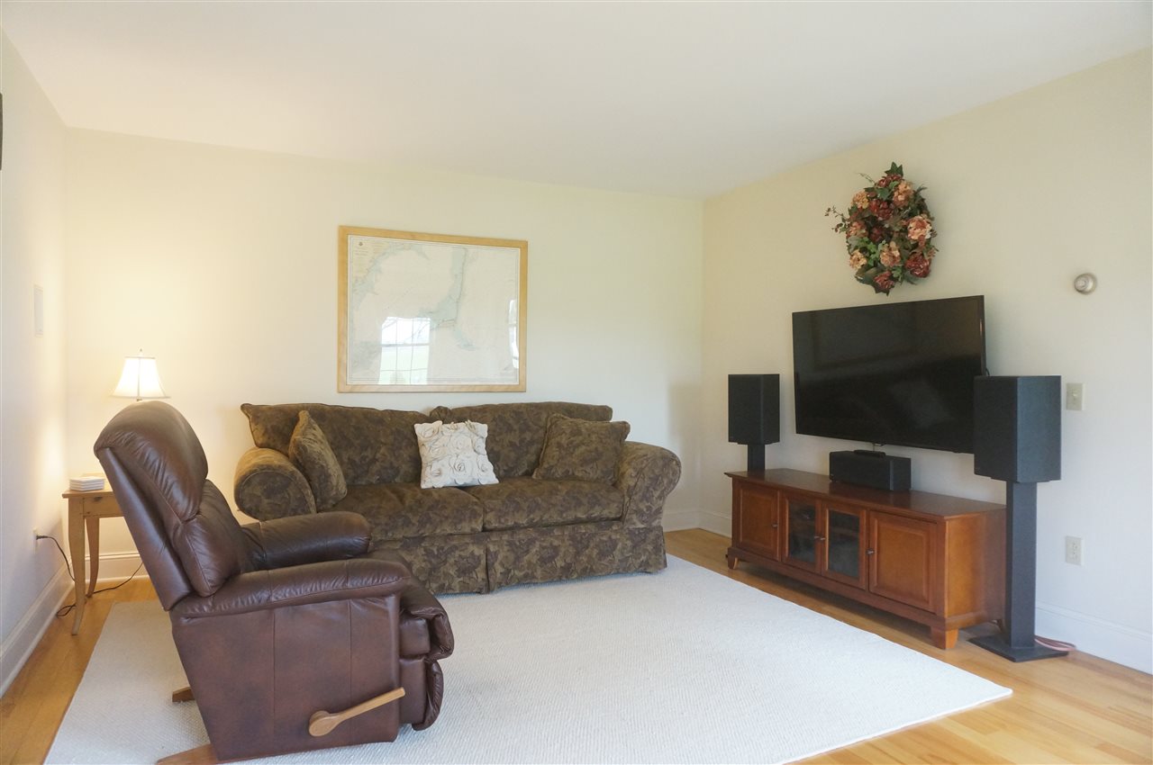 989 Greenbush Road Charlotte, VT 05445 - Photo 12 of 31 Gallery Image 12