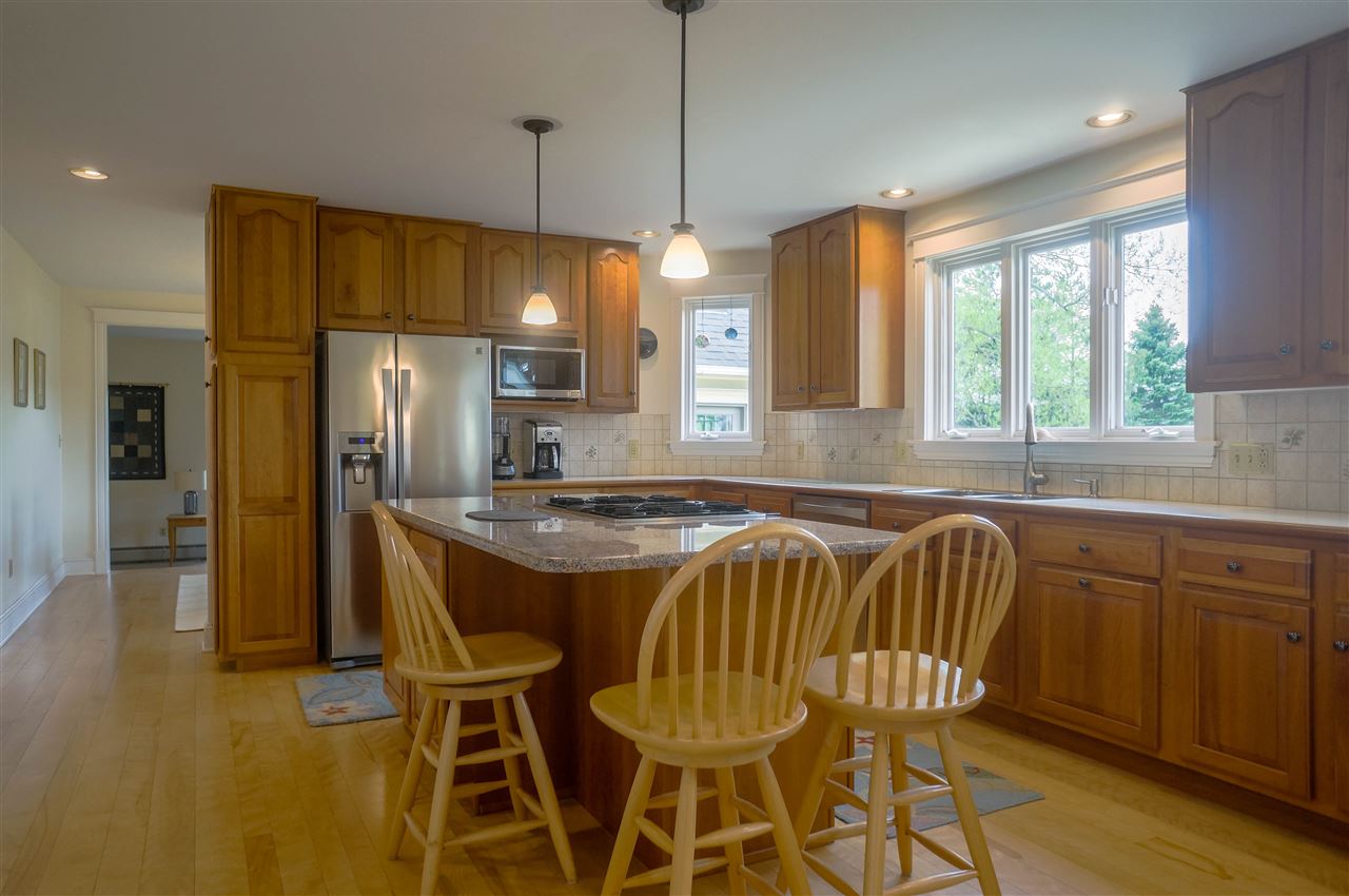989 Greenbush Road Charlotte, VT 05445 - Photo 3 of 31 Gallery Image 3