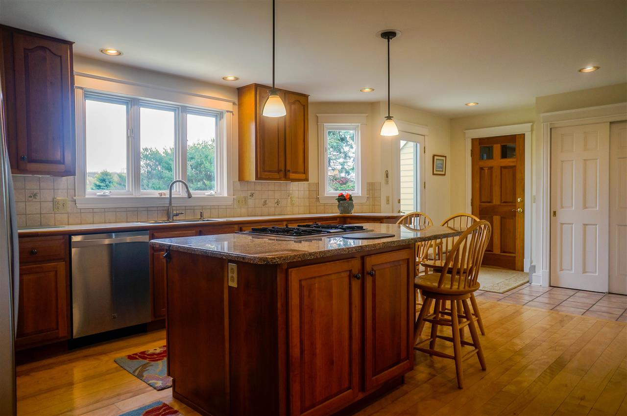989 Greenbush Road Charlotte, VT 05445 - Photo 4 of 31 Gallery Image 4