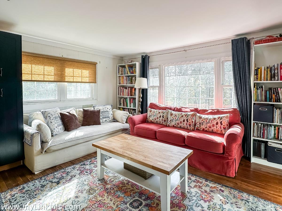 10 Rumpus Ridge Road Chilmark, MA 02535 - Photo 11 of 32 Gallery Image 11