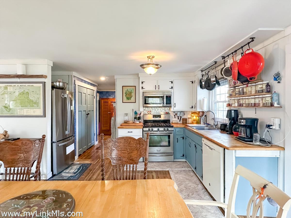10 Rumpus Ridge Road Chilmark, MA 02535 - Photo 14 of 32 Gallery Image 14