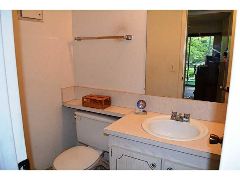 29 Fanshaw Drive, Unit 29 Boca Raton, FL 33434 - Photo 8 of 25 Bathroom