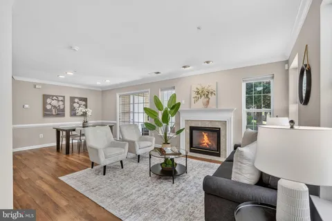 $435,000 | 6607 Thackwell Way, Unit 2201, Alexandria, VA 22315