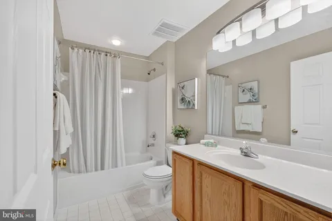 $435,000 | 6607 Thackwell Way, Unit 2201, Alexandria, VA 22315