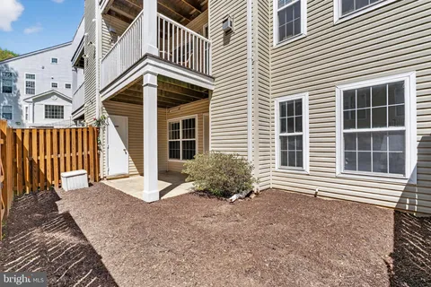 $435,000 | 6607 Thackwell Way, Unit 2201, Alexandria, VA 22315
