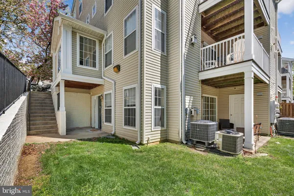 $435,000 | 6607 Thackwell Way, Unit 2201, Alexandria, VA 22315