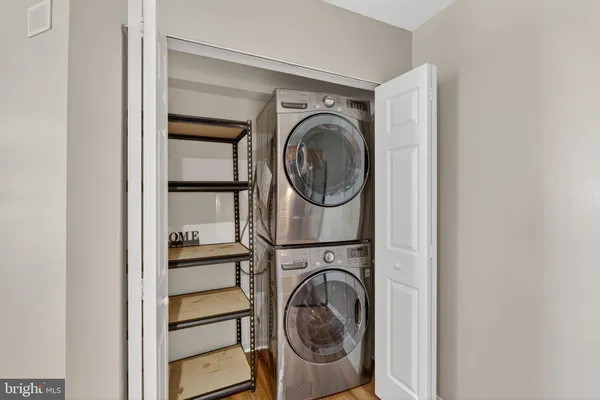 $435,000 | 6607 Thackwell Way, Unit 2201, Alexandria, VA 22315