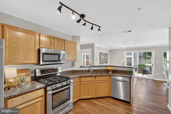 $435,000 | 6607 Thackwell Way, Unit 2201, Alexandria, VA 22315