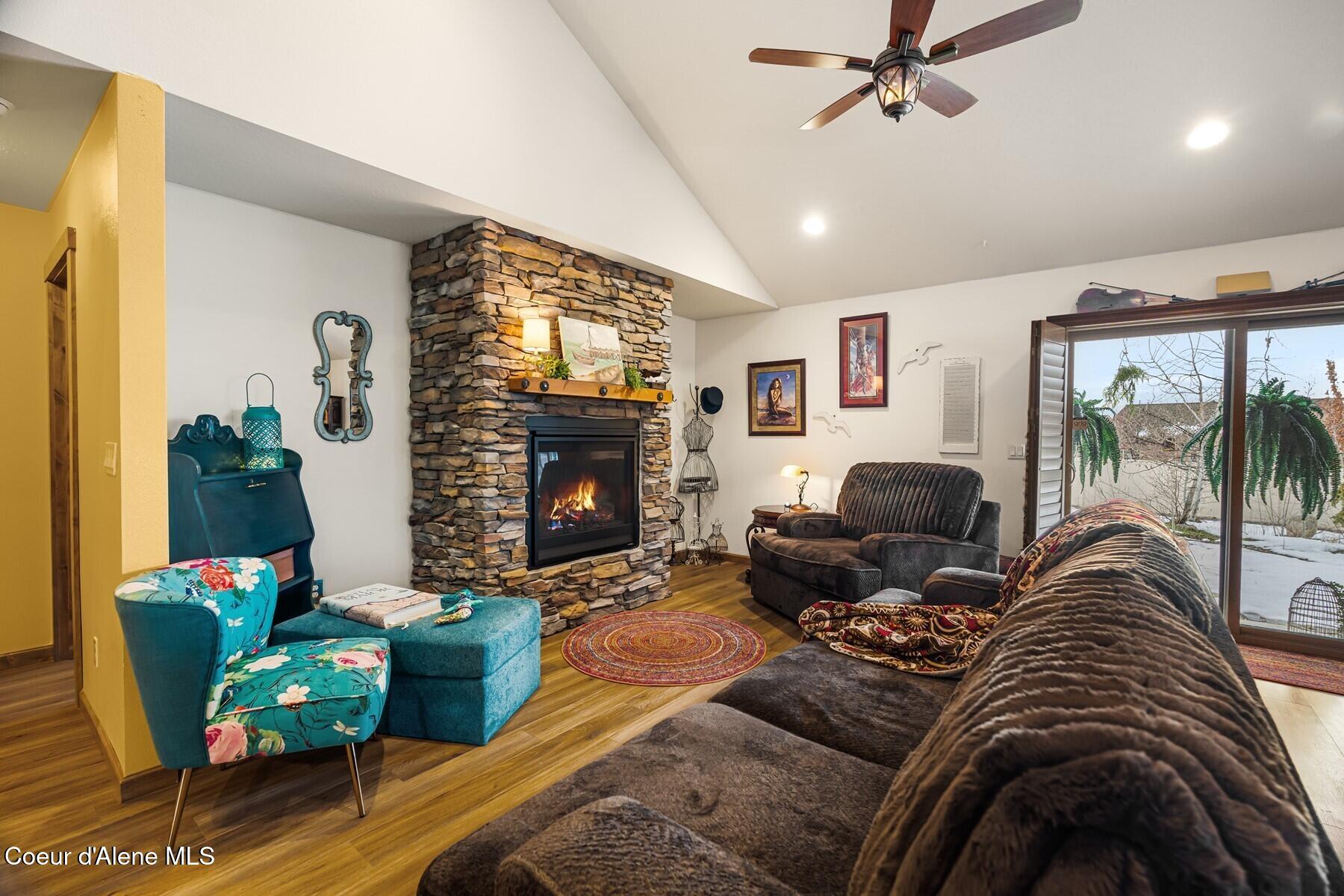 13439 North Shimmering Court Rathdrum, ID 83858 - Photo 2 of 52 86229664