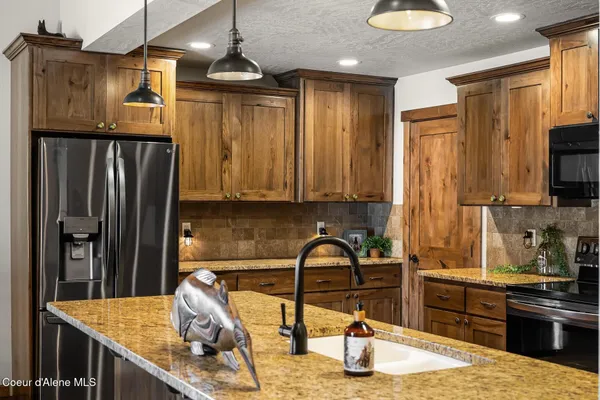 $682,000 | 13439 North Shimmering Court, Rathdrum, ID 83858