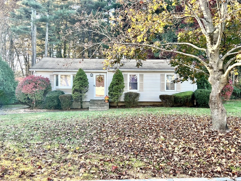 140 Ellendale Circle Springfield, MA 01128 - Photo 1 of 21 front view of a house with a yard