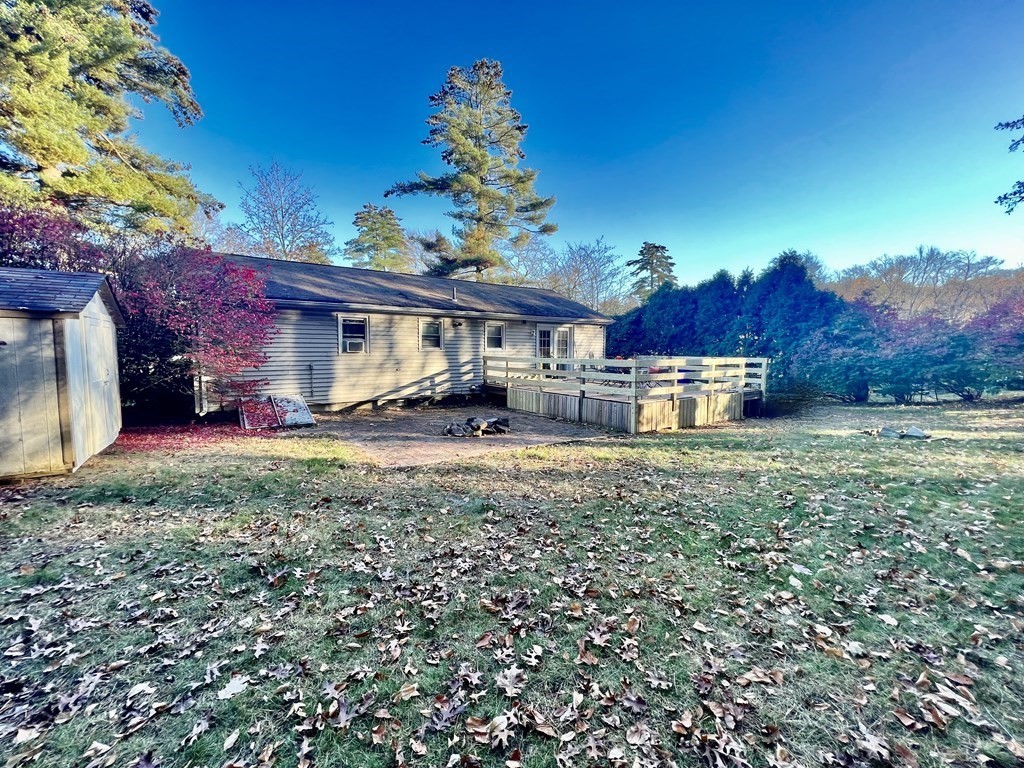 140 Ellendale Circle Springfield, MA 01128 - Photo 20 of 21 a front view of a house with garden