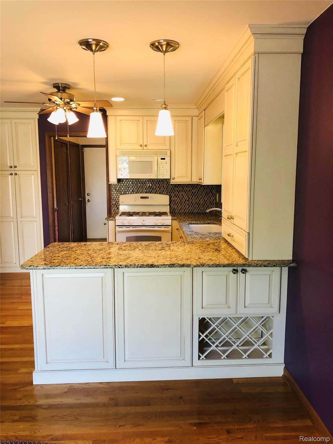 342 Prospect Drive Rochester, MI 48307 - Photo 10 of 31 Kitchen