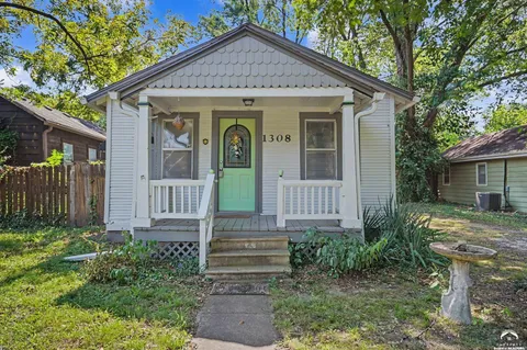 $219,900 | 1308 Oak Hill Avenue, Lawrence, KS 66044