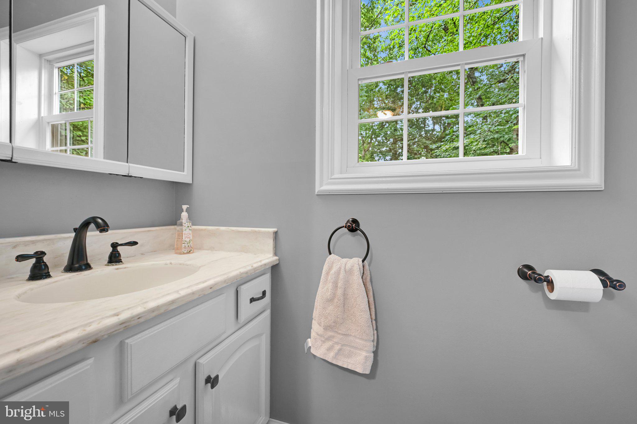 367 Ridge Avenue Ephrata, PA 17522 - Photo 13 of 46 Powder Room