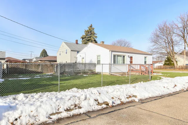 $180,000 | 1601 Richard Avenue, Mount Pleasant, WI 53403