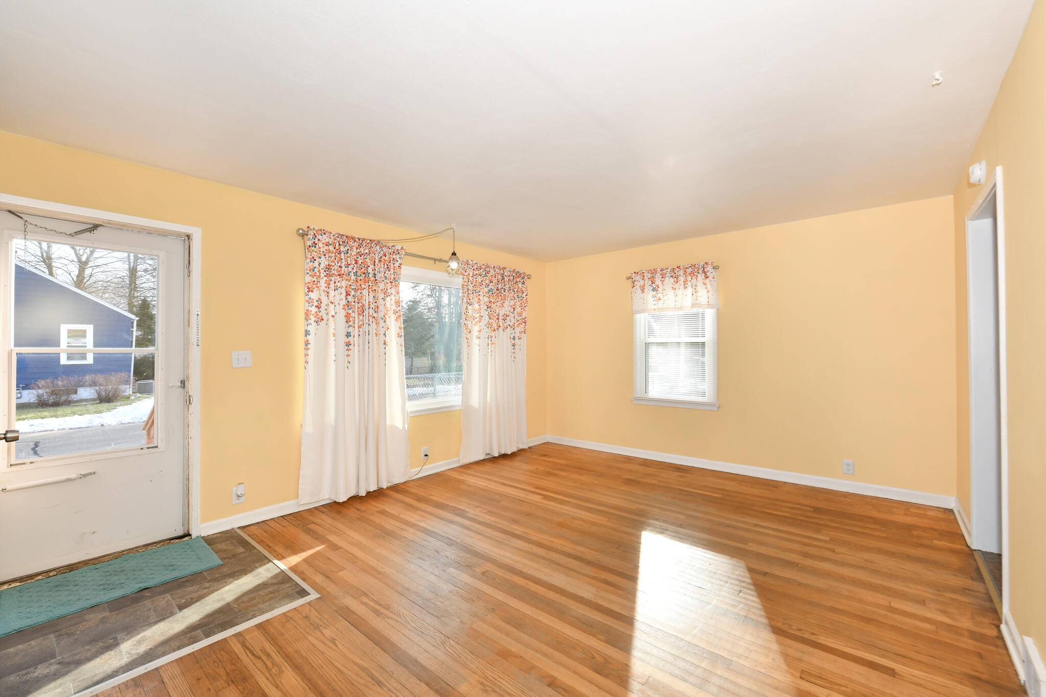 1601 Richard Avenue Mount Pleasant, WI 53403 - Photo 4 of 33 HEN_ (4)