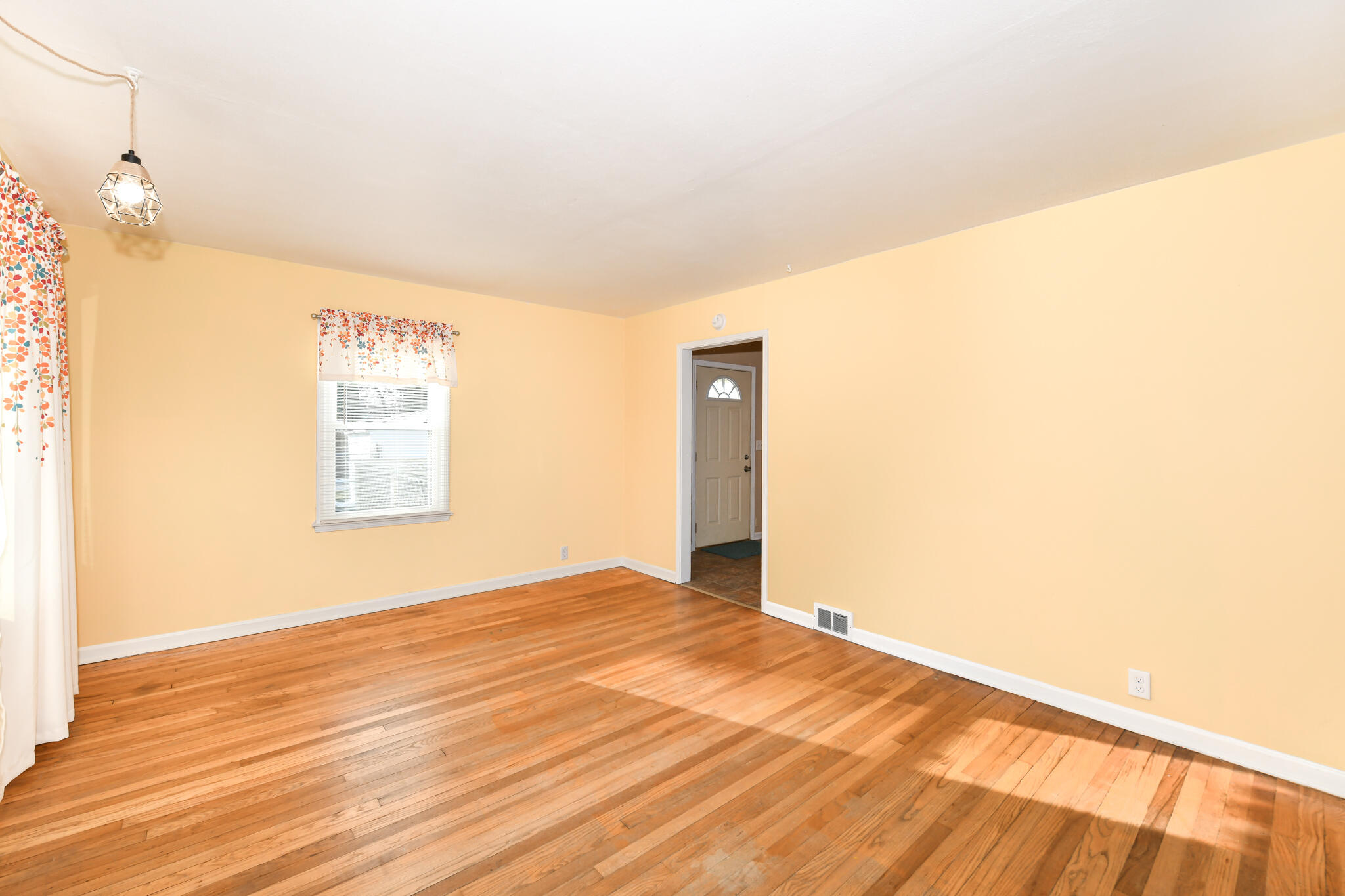 1601 Richard Avenue Mount Pleasant, WI 53403 - Photo 7 of 33 HEN_ (7)